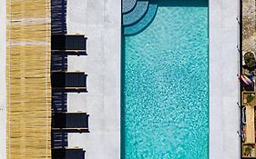 Birds Villa Apartments With Heated Pool - Including Car And Breakfast